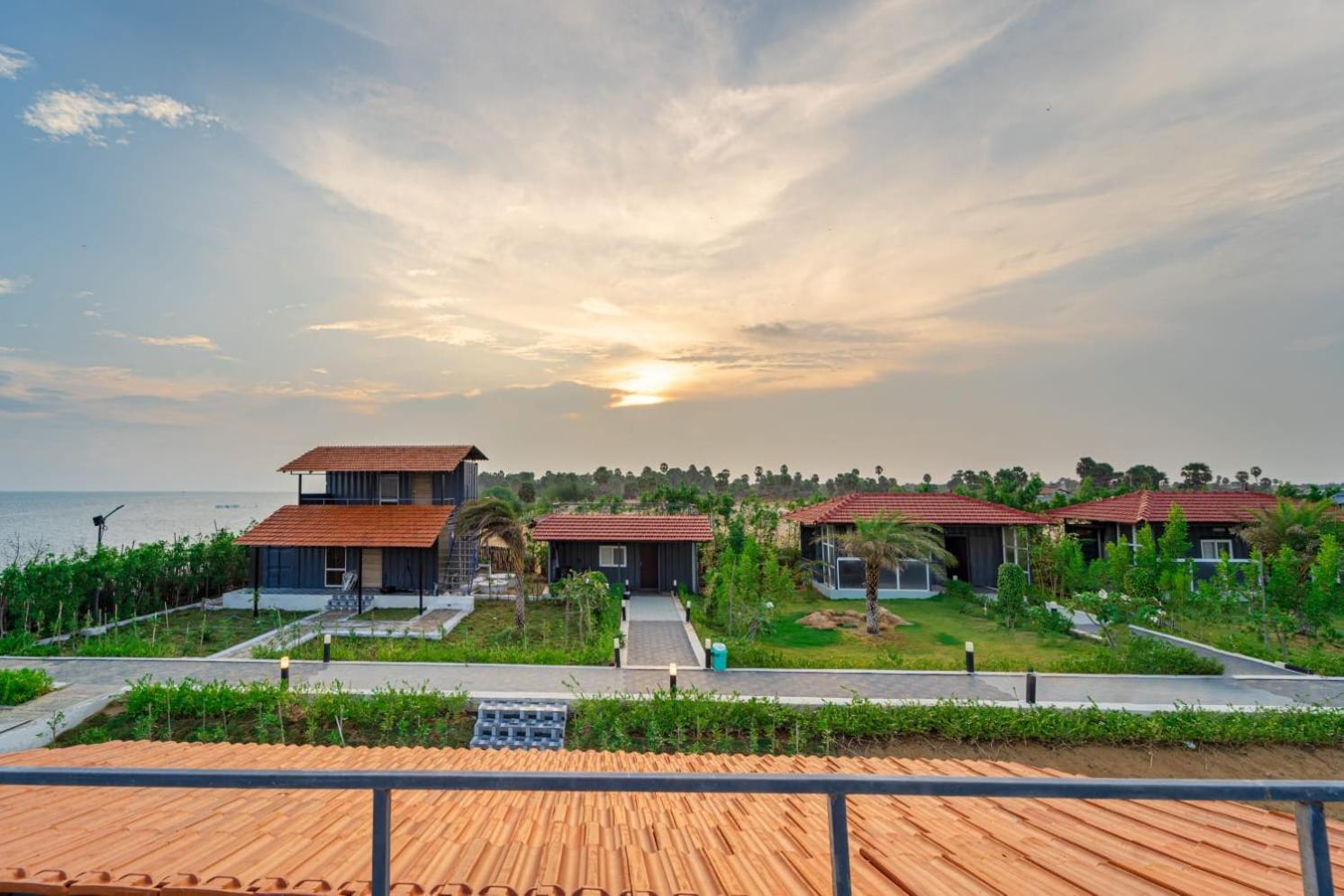 Dusk And Dawn Beach Resort Rameshwaram Exterior photo